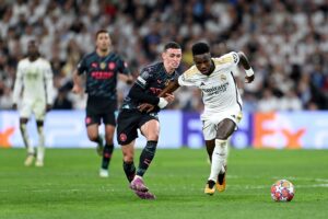 Man City gặp khó