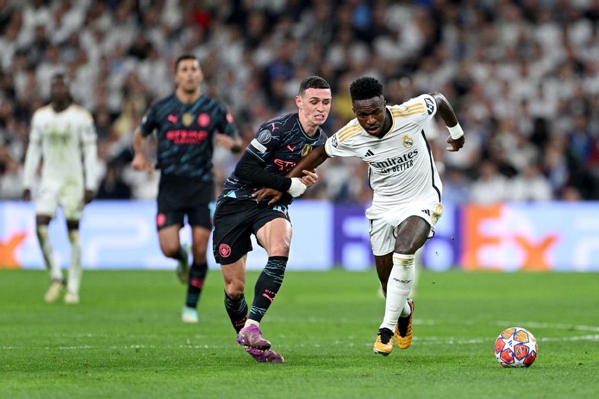 Man City gặp khó